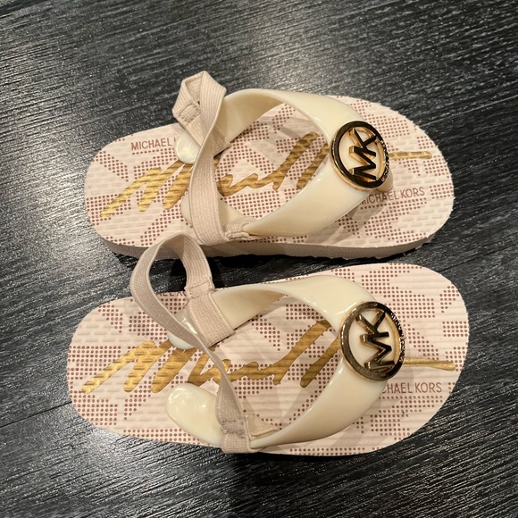 Michael Kors Jetset flip flops sandals shoes vanilla Toddlers Girls new - Picture 5 of 9